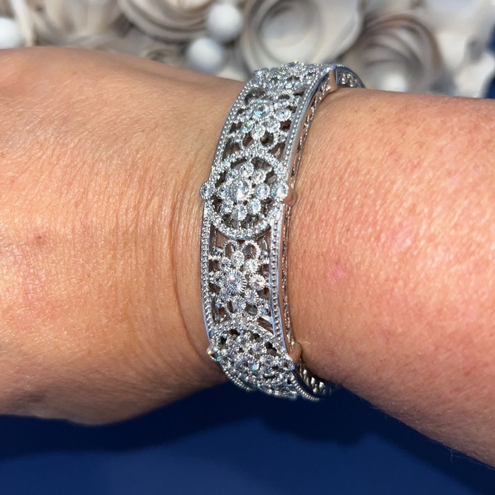 Judith Ripka large cuff bracelet - Picture 3 of 9